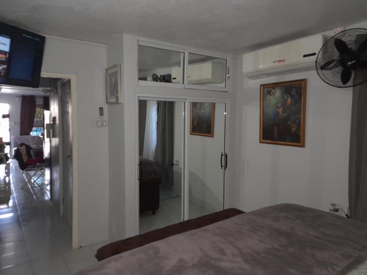 Zipcode Hideaway Guesthouse Portmore Ngoại thất bức ảnh