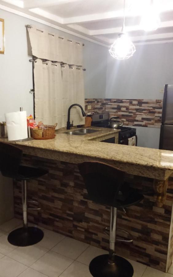 Zipcode Hideaway Guesthouse Portmore Ngoại thất bức ảnh