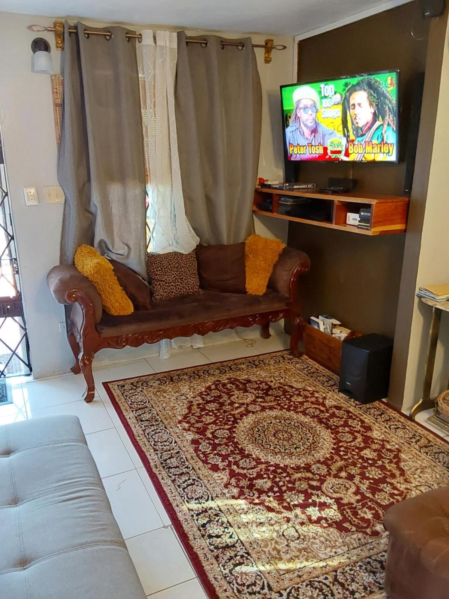 Zipcode Hideaway Guesthouse Portmore Ngoại thất bức ảnh