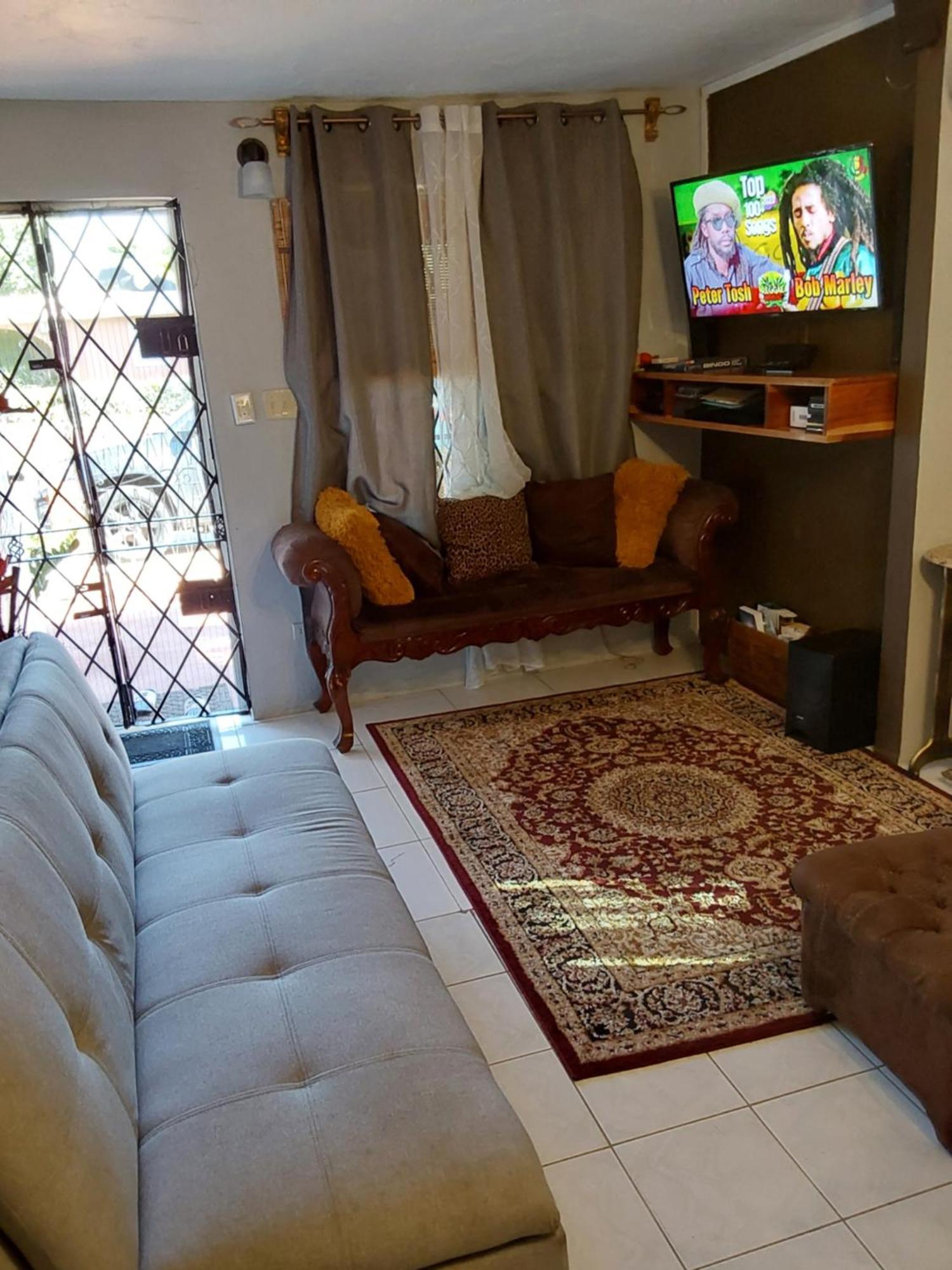 Zipcode Hideaway Guesthouse Portmore Ngoại thất bức ảnh
